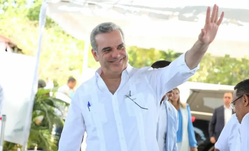 L.-Abinader-1140x694