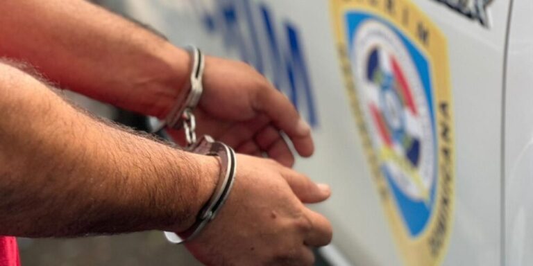 Post-de-Instagram-Feliz-Cumpleanos-Sencillo-Minimalista-Azul-1000-x-500-px-35-1