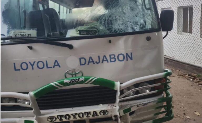 Autobus-en-accidente-1140x694