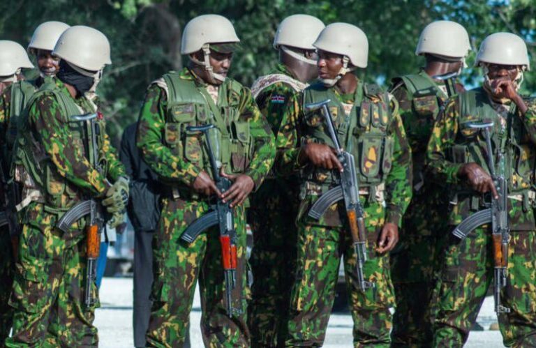 Post-de-Instagram-Feliz-Cumpleanos-Sencillo-Minimalista-Azul-1000-x-500-px-2025-02-05T083028.973-770x500