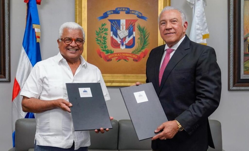 Bienes-Nacionales-director-y-ministro-administrativo-de-la-Presidencia-1140x694