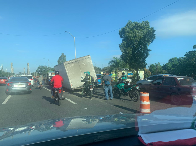 Camion-puente-Juan-Bosch