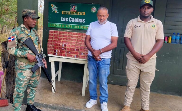 Hombre-con-cigarrillos-1140x694