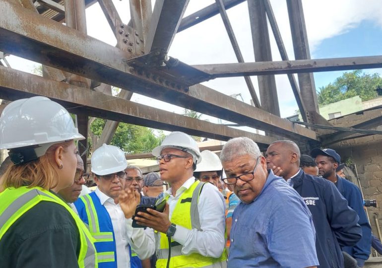 Dio-Astacio-evalua-condiciones-del-puente-Francisco-del-Rosario-Sanchez-770x540