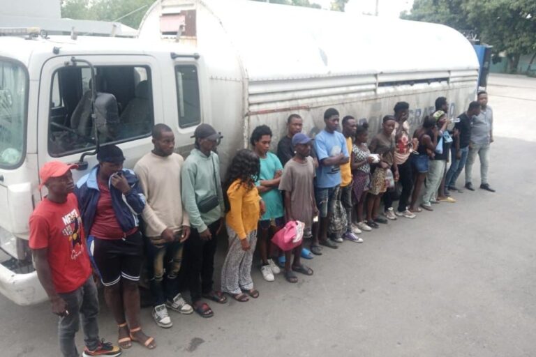 Indocumentados-recogidos-1040x694