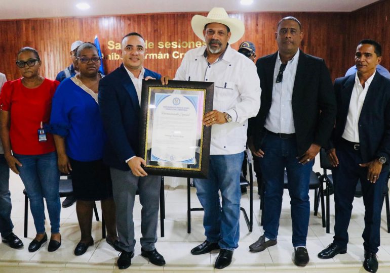 Piden-a-alcaldes-imitar-acciones-de-Santiago-Riveron-en-contra-de-indocumentados-haitianos-770x540