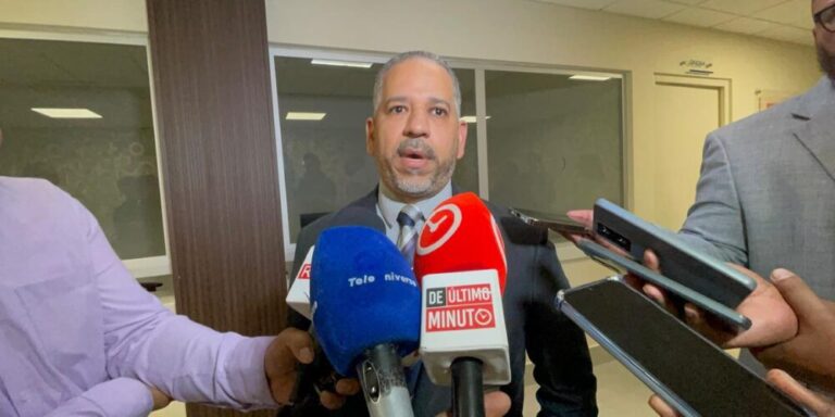 Post-de-Instagram-Feliz-Cumpleanos-Sencillo-Minimalista-Azul-1000-x-500-px-2025-05-22T092502.671