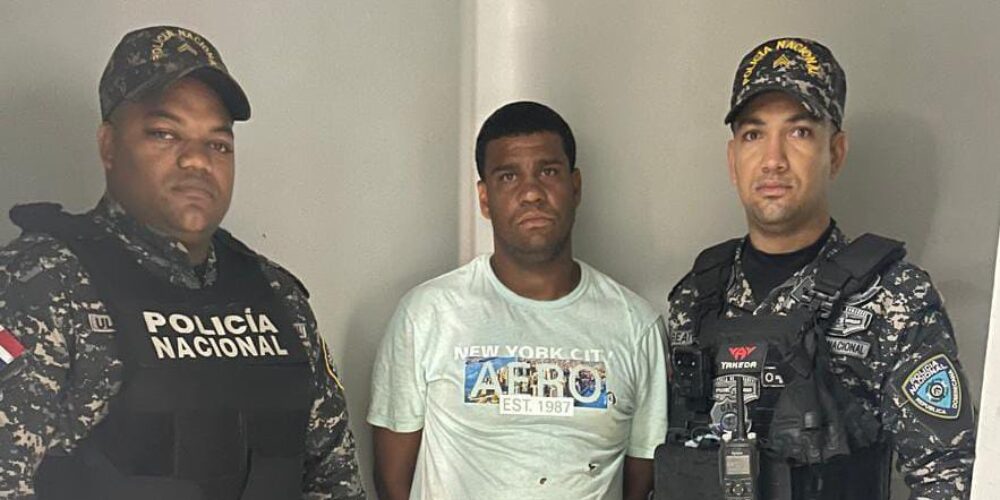 Post-de-Instagram-Feliz-Cumpleanos-Sencillo-Minimalista-Azul-1000-x-500-px-2025-05-22T112104.104