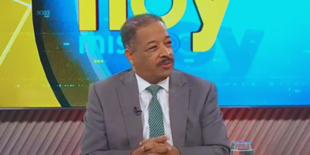 Post-de-Instagram-Feliz-Cumpleanos-Sencillo-Minimalista-Azul-1000-x-500-px-2025-05-26T111631.470