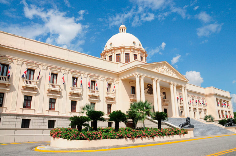 recaudacion-de-impuestos-palacio-nacional