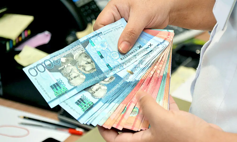 Dinero-dominicano.-3