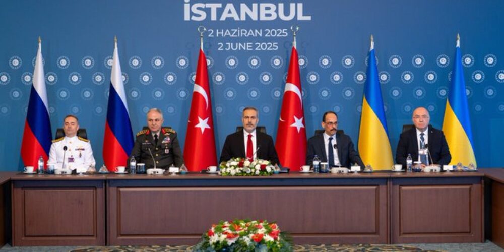 Post-de-Instagram-Feliz-Cumpleanos-Sencillo-Minimalista-Azul-1000-x-500-px-2025-06-02T092601.408