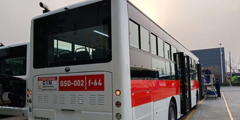 Post-de-Instagram-Feliz-Cumpleanos-Sencillo-Minimalista-Azul-1000-x-500-px-38