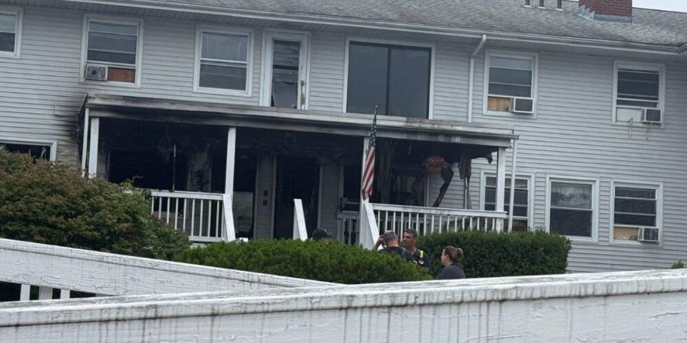 Copia-de-Post-de-Instagram-Feliz-Cumpleanos-Sencillo-Minimalista-Azul-1000-x-500-px-1-1