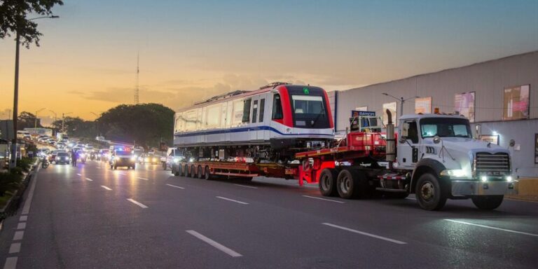 Copia-de-Post-de-Instagram-Feliz-Cumpleanos-Sencillo-Minimalista-Azul-1000-x-500-px-1000-x-500-px-5