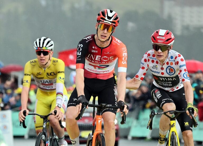 El-neerlandes-Arensman-se-impone-en-La-Plagne-por-delante-de-Vingegaard-y-Pogacar