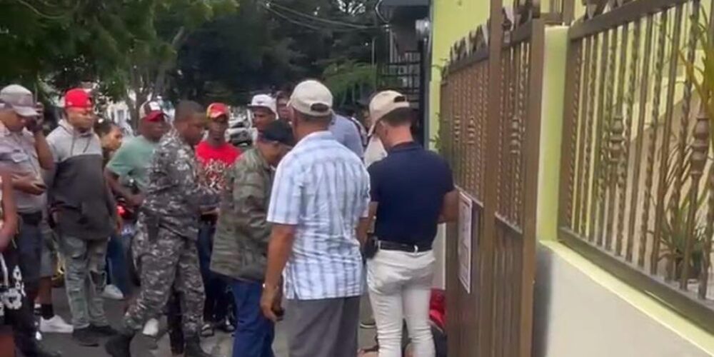 Post-de-Instagram-Feliz-Cumpleanos-Sencillo-Minimalista-Azul-1000-x-500-px-2025-07-08T084823.508