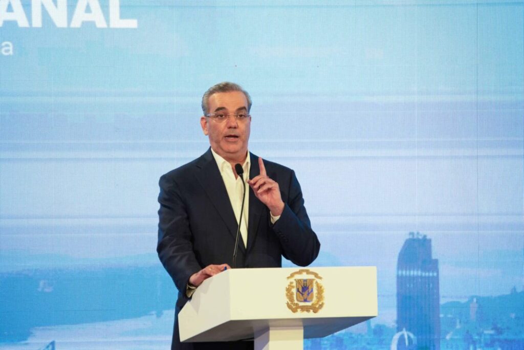 abinader-en-la-semanal-1068x713