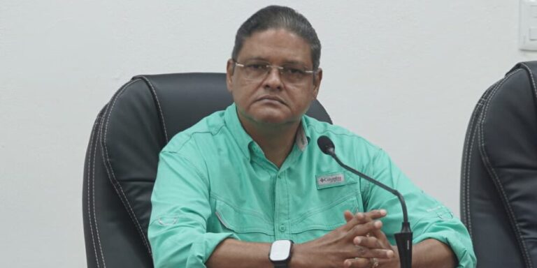 Copia-de-Post-de-Instagram-Feliz-Cumpleanos-Sencillo-Minimalista-Azul-1000-x-500-px-2025-08-18T122930.452