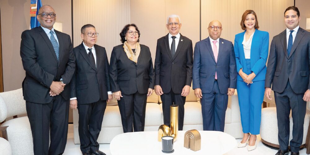 Copia-de-Post-de-Instagram-Feliz-Cumpleanos-Sencillo-Minimalista-Azul-1000-x-500-px-2025-08-26T153750.685