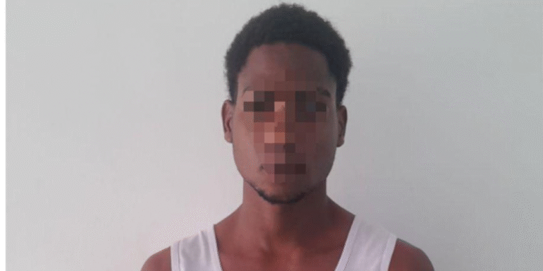 Copia-de-Post-de-Instagram-Feliz-Cumpleanos-Sencillo-Minimalista-Azul-1000-x-500-px-38