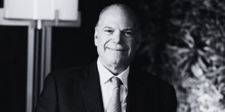 Copia-de-Post-de-Instagram-Feliz-Cumpleanos-Sencillo-Minimalista-Azul-1000-x-500-px-40