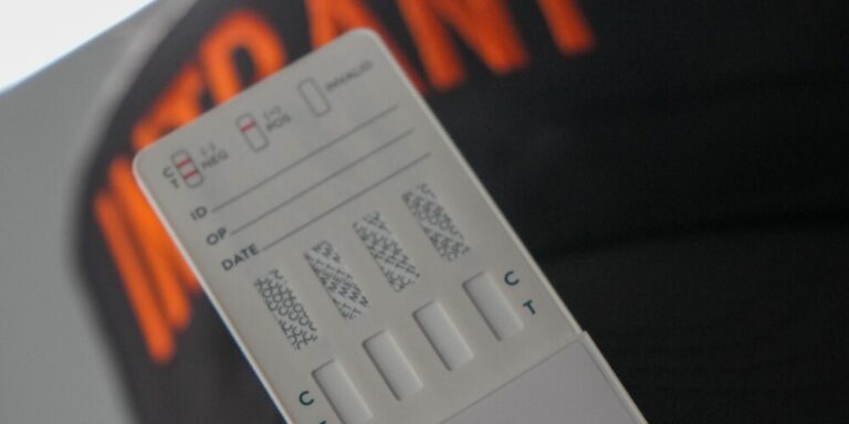 Copia-de-Post-de-Instagram-Feliz-Cumpleanos-Sencillo-Minimalista-Azul-1000-x-500-px-50