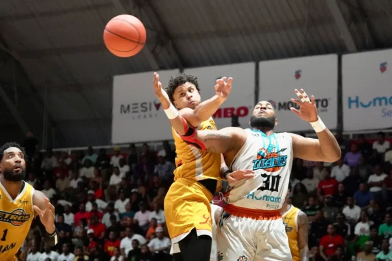 Titanes-JONATHAN-ARAUJO-30-TITANES_-OMAR-SILVERIO-15-METROS-1068x712