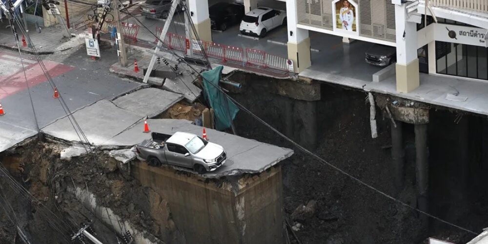 Copia-de-Post-de-Instagram-Feliz-Cumpleanos-Sencillo-Minimalista-Azul-1000-x-500-px-2025-09-24T083832.127