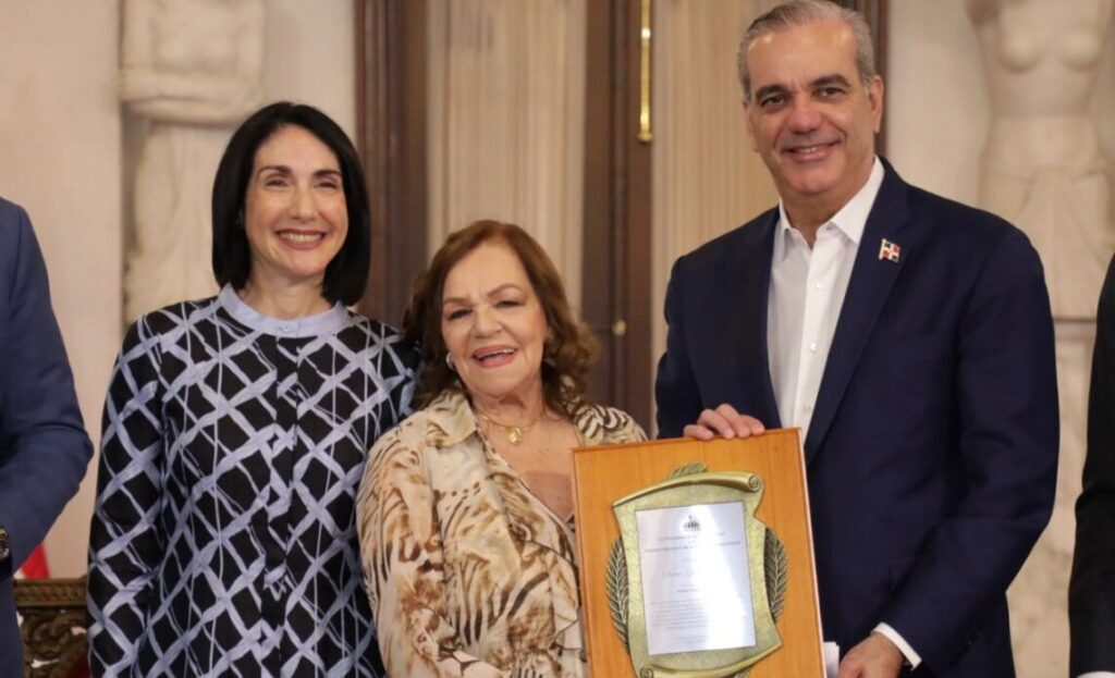 Abi-y-Monina-e1759509384401-1140x694