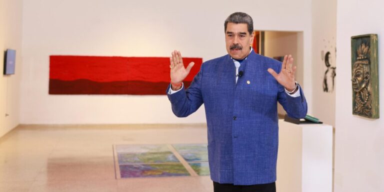 Copia-de-Post-de-Instagram-Feliz-Cumpleanos-Sencillo-Minimalista-Azul-1000-x-500-px-2025-10-17T103819.705