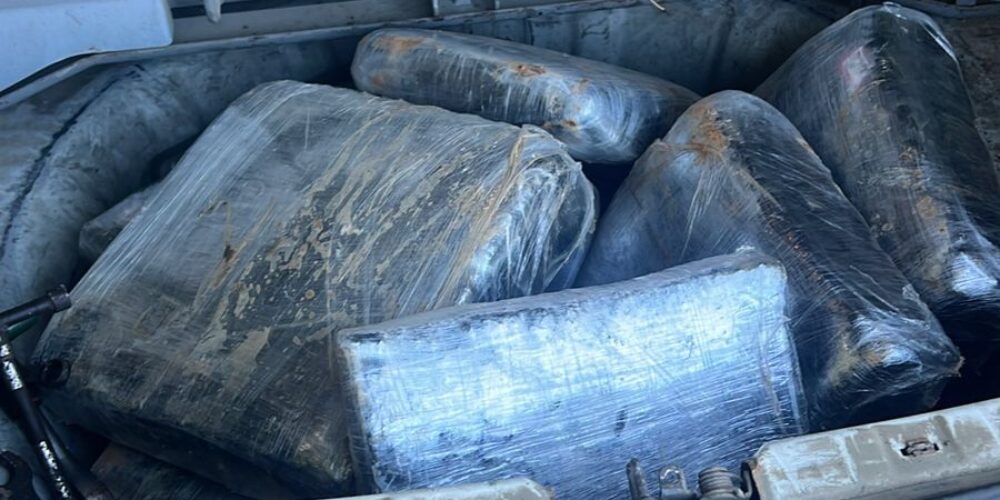 Copia-de-Post-de-Instagram-Feliz-Cumpleanos-Sencillo-Minimalista-Azul-1000-x-500-px-2025-10-23T101833.003