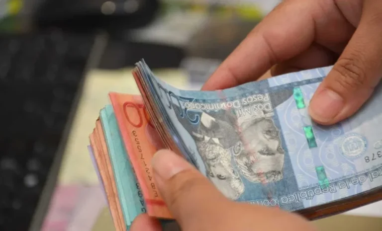 salarios-asociaciones-de-ahorros-y-prestamos-e1669729030265-1068x647