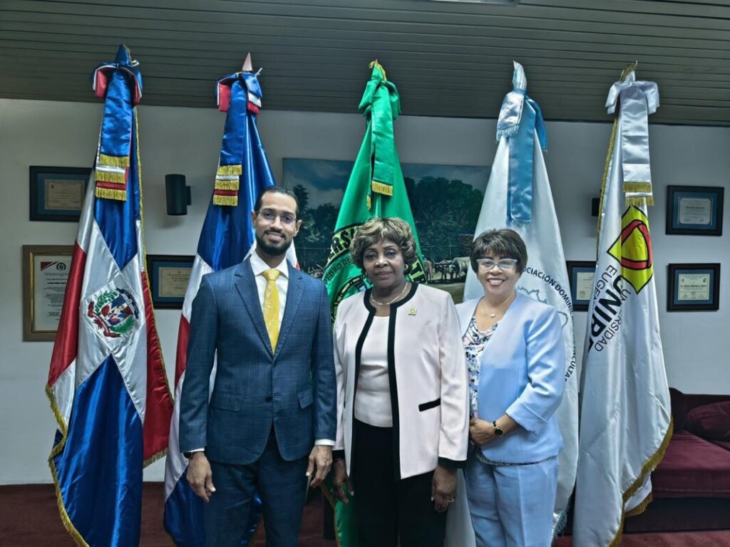 ADOFEM-juramentacion-2-1068x801