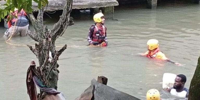 Copia-de-Post-de-Instagram-Feliz-Cumpleanos-Sencillo-Minimalista-Azul-1000-x-500-px-26