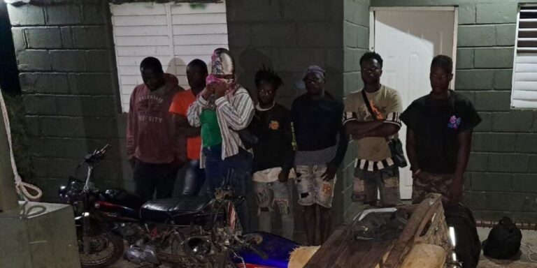 Copia-de-Post-de-Instagram-Feliz-Cumpleanos-Sencillo-Minimalista-Azul-1000-x-500-px-6