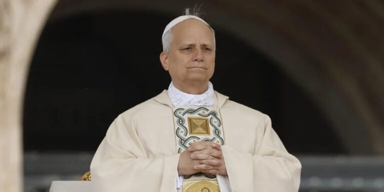 Copia-de-Copia-de-Post-de-Instagram-Feliz-Cumpleanos-Sencillo-Minimalista-Azul-1000-x-500-px-20