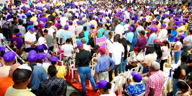 Copia-de-Copia-de-Post-de-Instagram-Feliz-Cumpleanos-Sencillo-Minimalista-Azul-1000-x-500-px-33