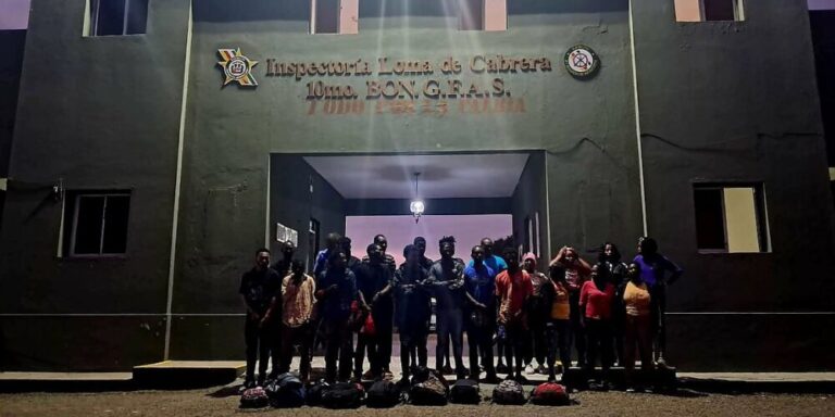 Copia-de-Copia-de-Post-de-Instagram-Feliz-Cumpleanos-Sencillo-Minimalista-Azul-1000-x-500-px-2026-02-12T093518.826