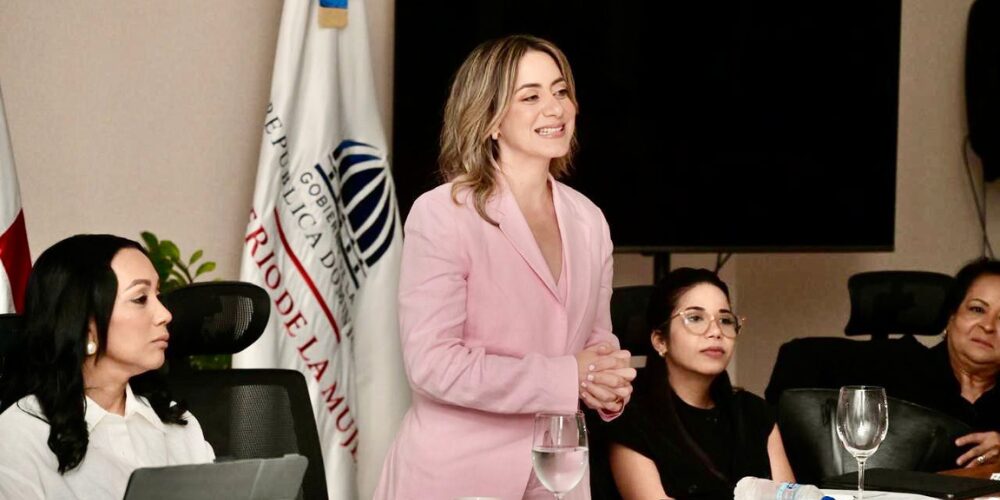 Copia-de-Copia-de-Post-de-Instagram-Feliz-Cumpleanos-Sencillo-Minimalista-Azul-1000-x-500-px-94