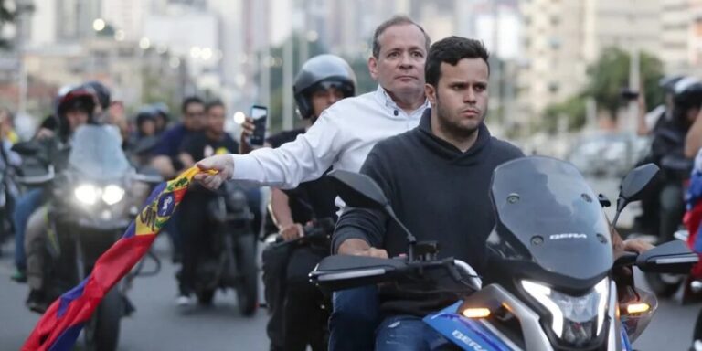 Copia-de-Copia-de-Post-de-Instagram-Feliz-Cumpleanos-Sencillo-Minimalista-Azul-1000-x-500-px-97