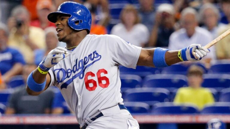 Yasiel_Puig_1280_llk6r0m8_nu8o8qu8-1068x601