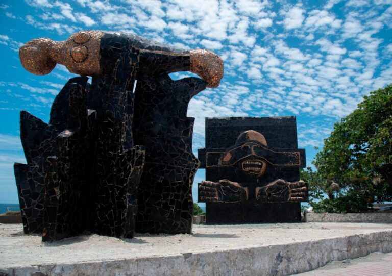 12052021-reconstruccion-monumento-heroes-30-de-mayo-jose-arias-02_16374873_20210512152321-1068x753