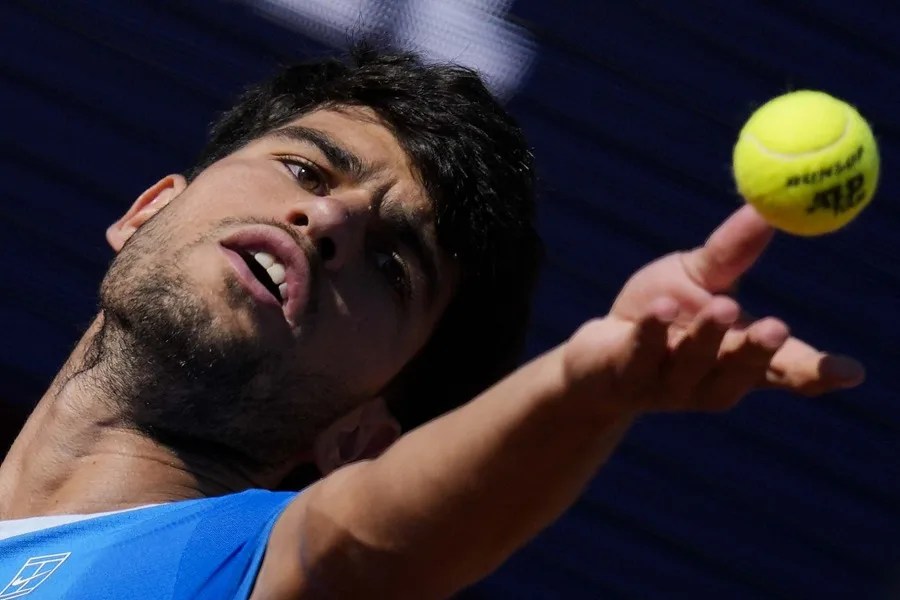 carlos-alcaraz-baja-en-wimbledon (1)