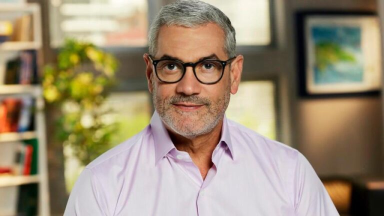 gonzalo-con-lentes_17405555_20211011192633-focus-0-0-896-504