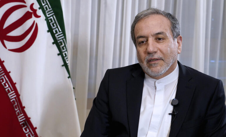 Irán advierte que no negociará un acuerdo final con EE.UU. mientras continúen las amenazas
