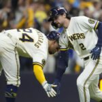 Cerveceros vencen a Dodgers en el primer partido del Campeonato de la Liga Nacional
